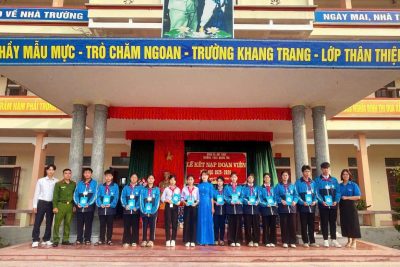LỄ KẾT NẠP ĐOÀN VIÊN MỚI VÀ GIAO LƯU VĂN NGHỆ: NHỮNG HOẠT ĐỘNG THIẾT THỰC CHÀO MỪNG NGÀY 26/3