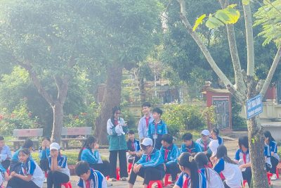 ẤM ÁP LỄ KỶ NIỆM NGÀY PHỤ NỮ VIỆT NAM 20/10 TẠI MÁI TRƯỜNG THCS NGHĨA TÂN